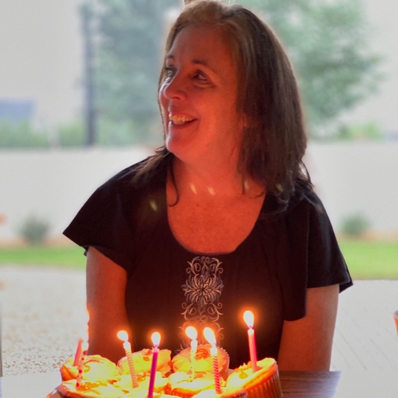 Meet your Posher, Eileen - Picture 1 of 1